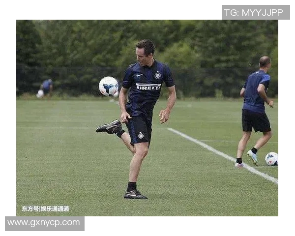 NBA球星跨界足球测试展现运动天赋引发球迷热议