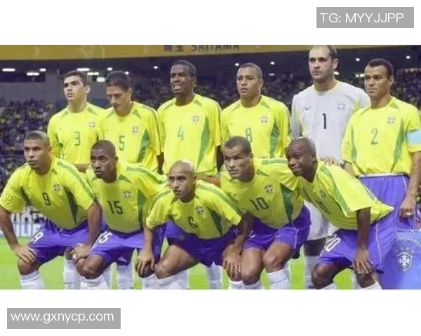 世界足球光头英雄：9位传奇球星的激情瞬间与赛场风采