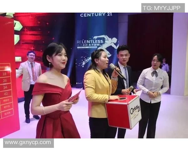 全球足球传奇汇聚一堂,共享荣耀瞬间,见证历史性合影时刻 全球足球传奇汇聚一堂,共享荣耀瞬间,见证历史性合影时刻