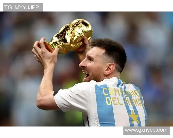 全球足球巨星排名揭晓 2025年最受瞩目的10大名将分析