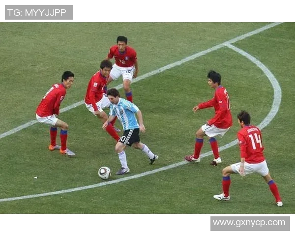 同名球星的传奇对决：足球与篮球世界中的重名现象探析