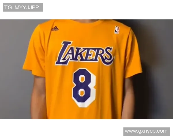 复古足球球星短袖设计经典回潮致敬传奇时刻